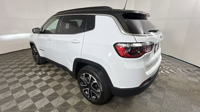 Used 2023 Jeep Compass Limited AWD/4WD image 5
