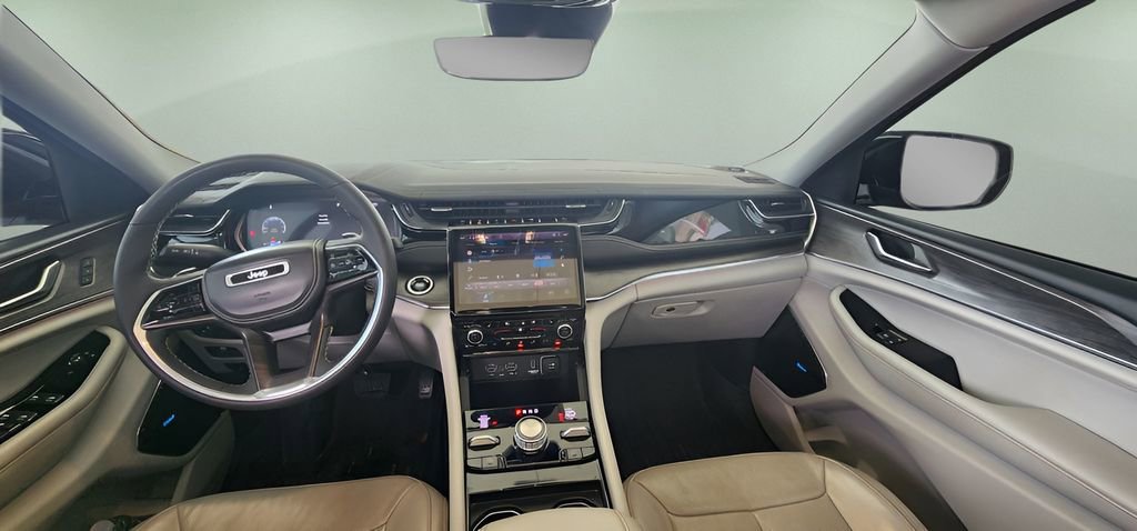 Used 2023 Jeep Grand Cherokee L Overland w/ Rear Seat Video Group I AWD/4WD image 24