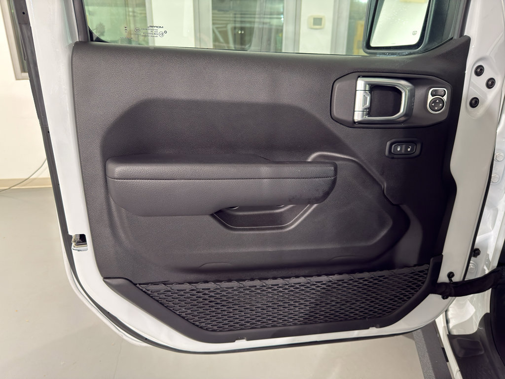 Used 2024 Jeep Wrangler Sport S image 14