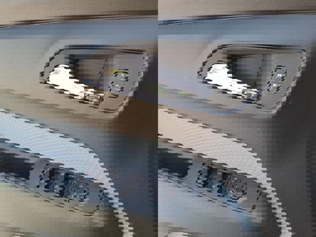 New 2027 Chevrolet Bolt RS w/ Technology Package image 30