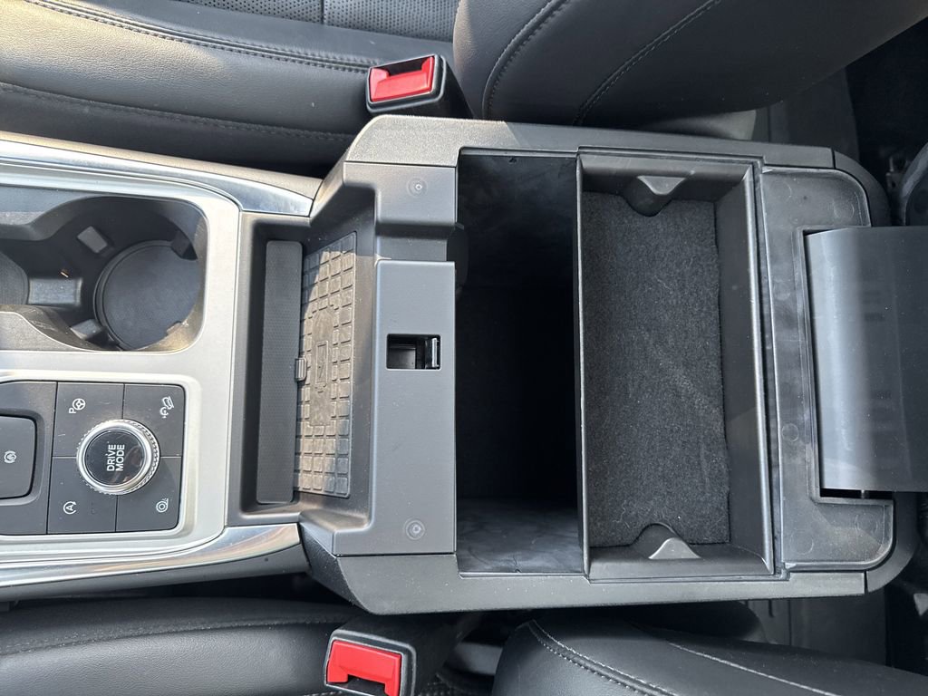 Used 2022 Ford Explorer Platinum w/ Equipment Group 601A image 33