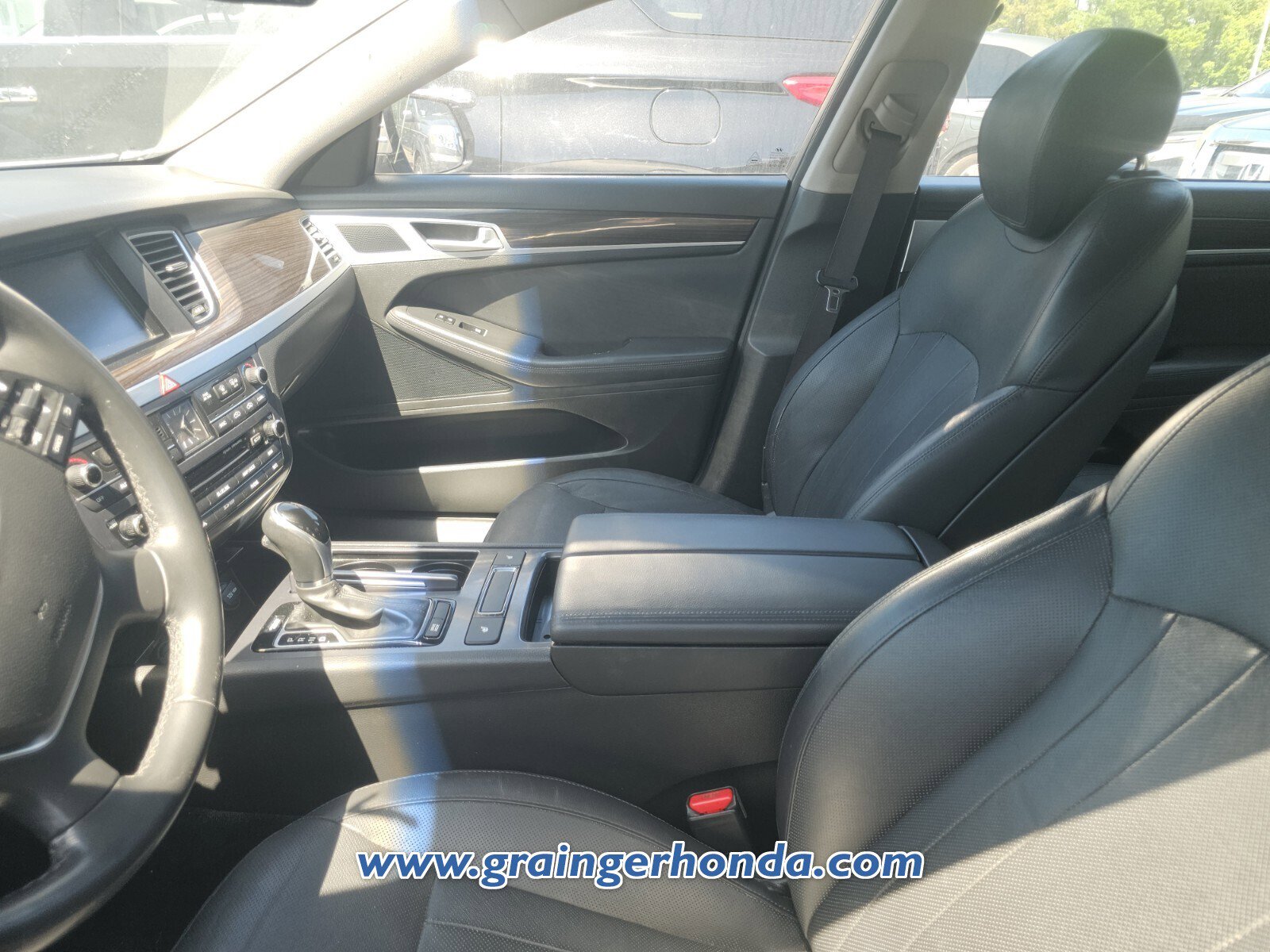 Used 2016 Hyundai Genesis 3.8 image 10