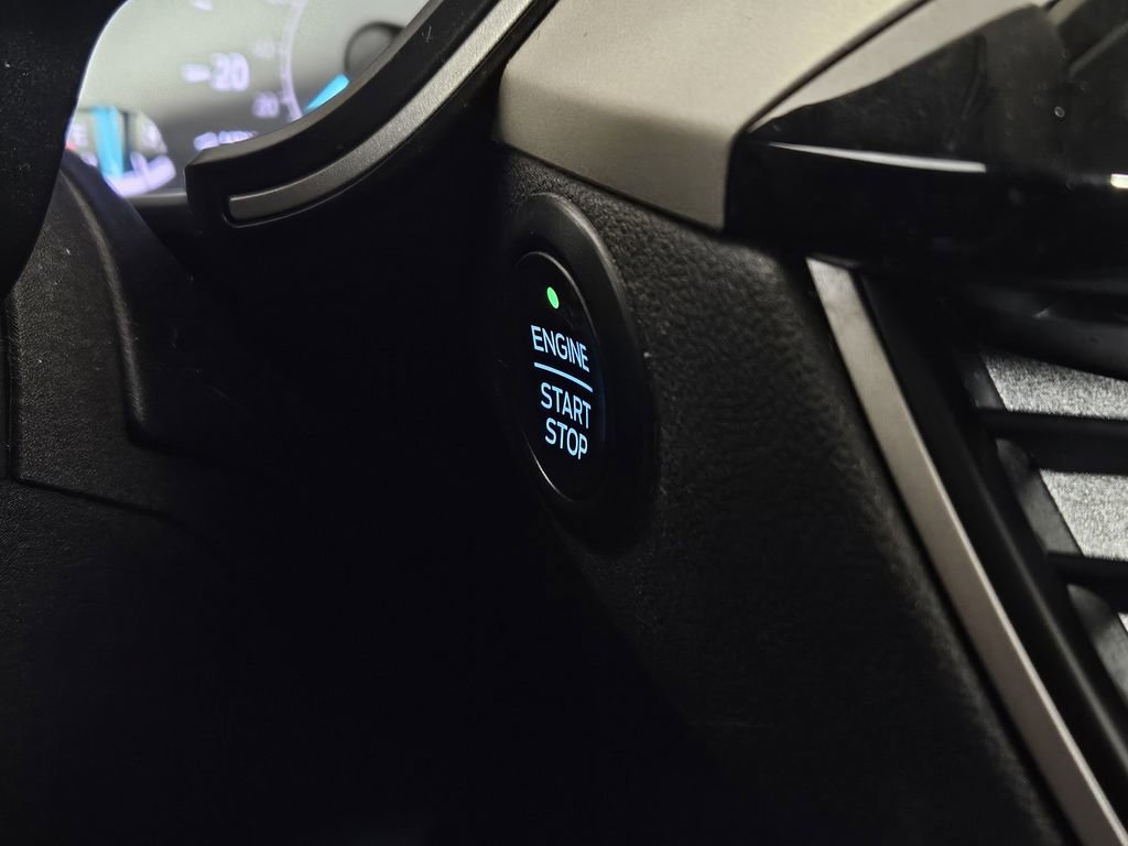 Used 2021 Ford Escape SE w/ SE Sport Appearance Package image 19