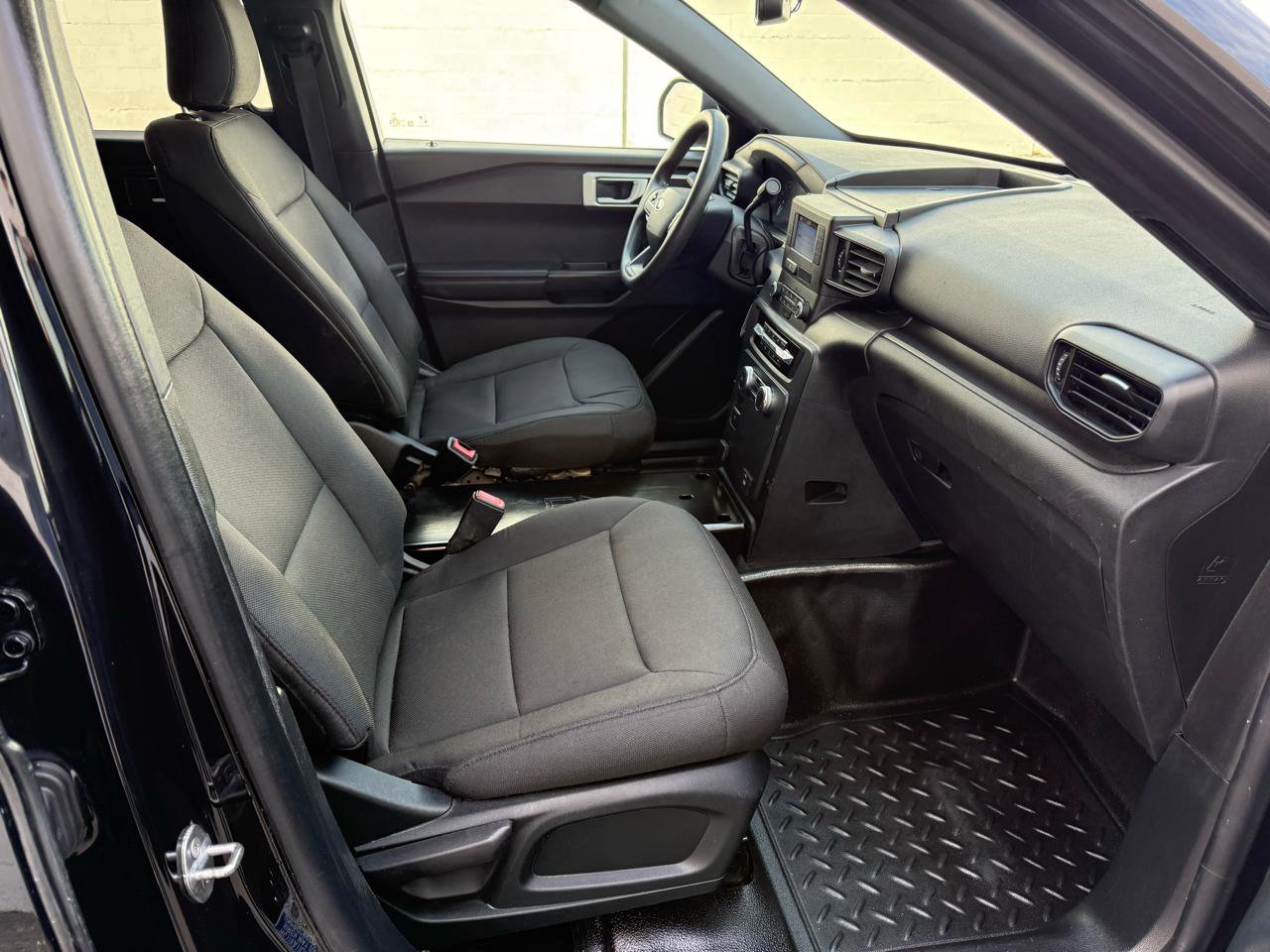 Used 2020 Ford Explorer 4WD Police Interceptor w/ Ultimate Wiring Package image 16