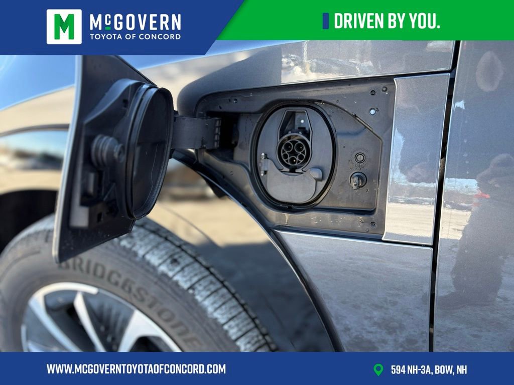 Used 2025 Lexus RZ 450e w/ Technology Package image 11