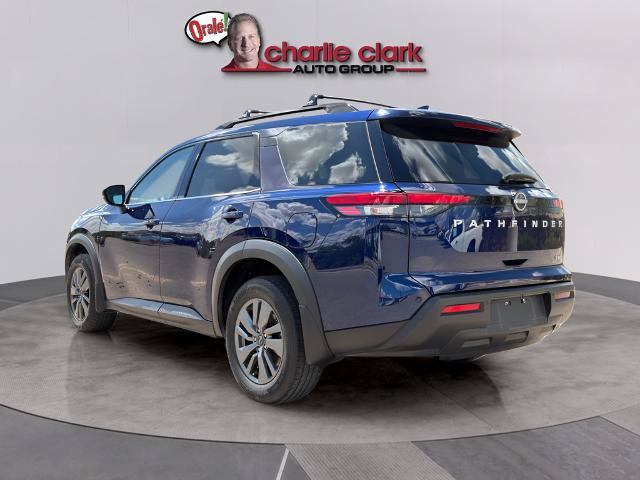 Certified 2023 Nissan Pathfinder SV FWD image 3