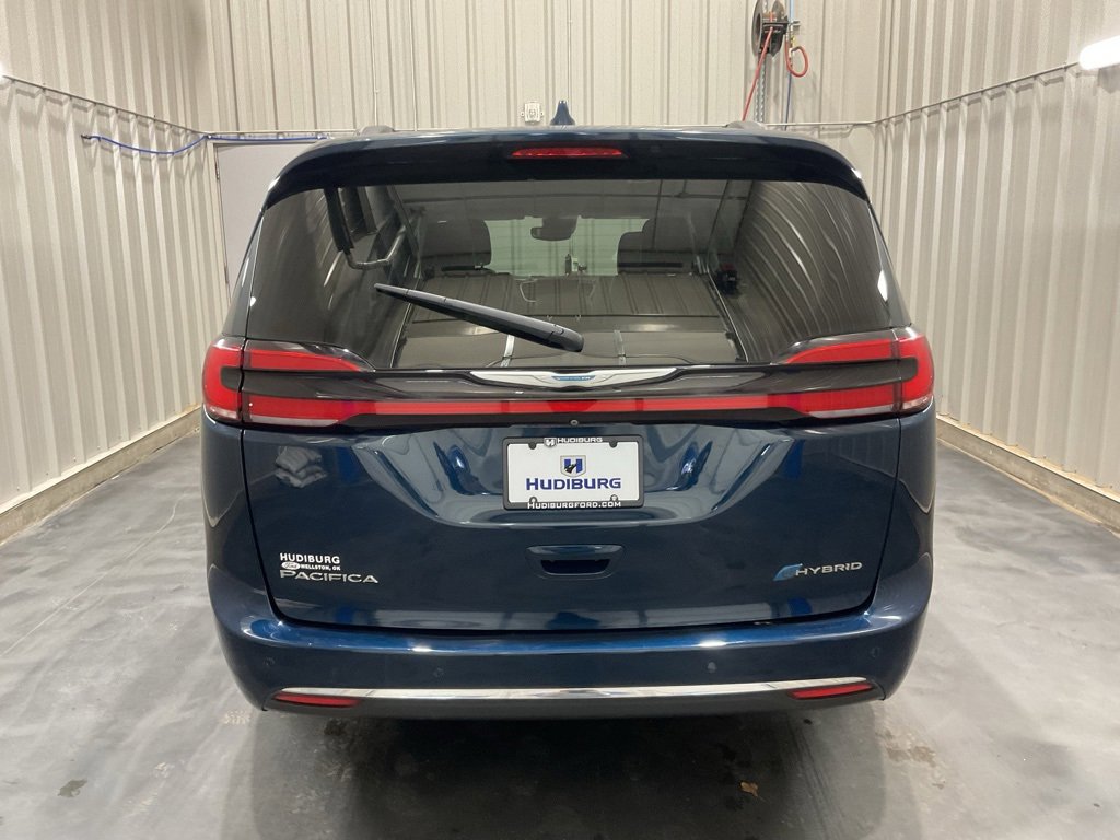 Used 2021 Chrysler Pacifica Touring-L image 23