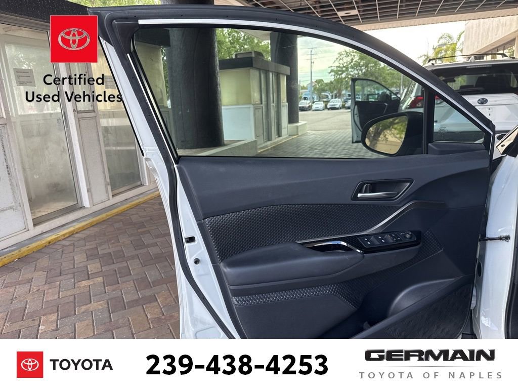 Used 2019 Toyota C-HR XLE FWD image 15