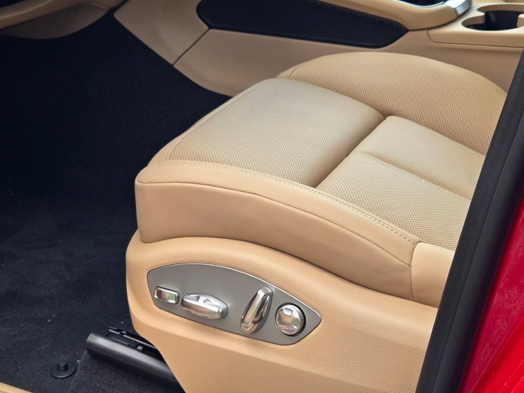 New 2026 Porsche Macan image 21