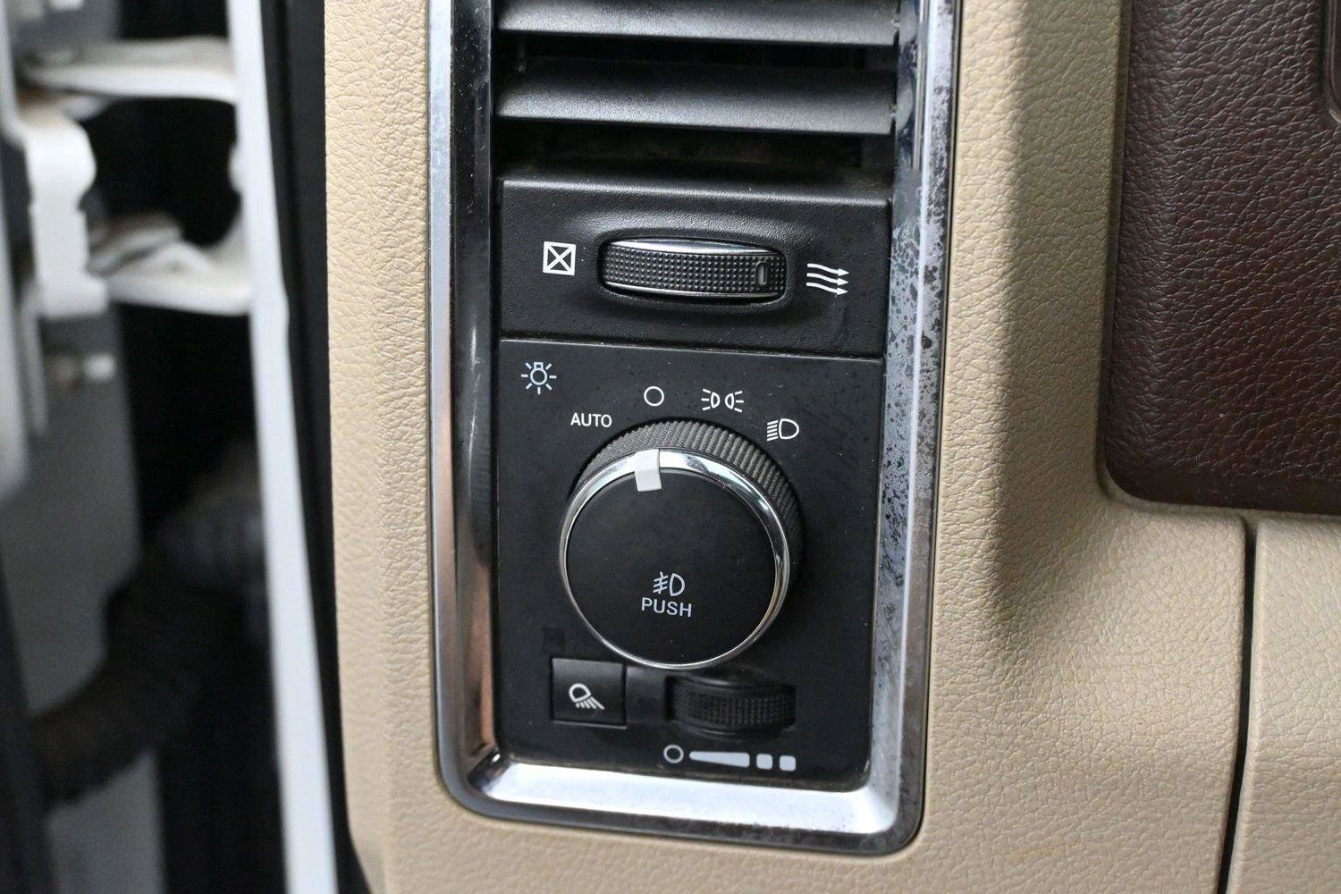 Used 2018 RAM 3500 Laramie Longhorn w/ Longhorn Southfork Package AWD/4WD image 29