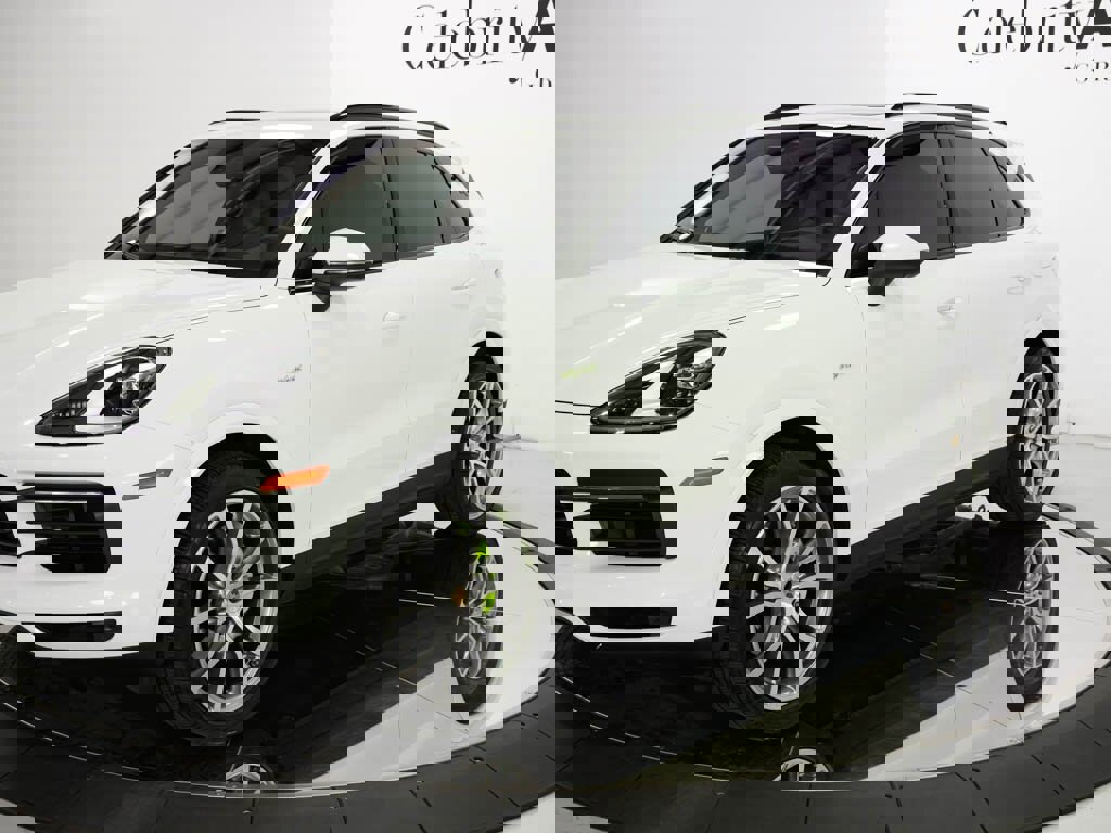 Used 2023 Porsche Cayenne Platinum Edition image 12