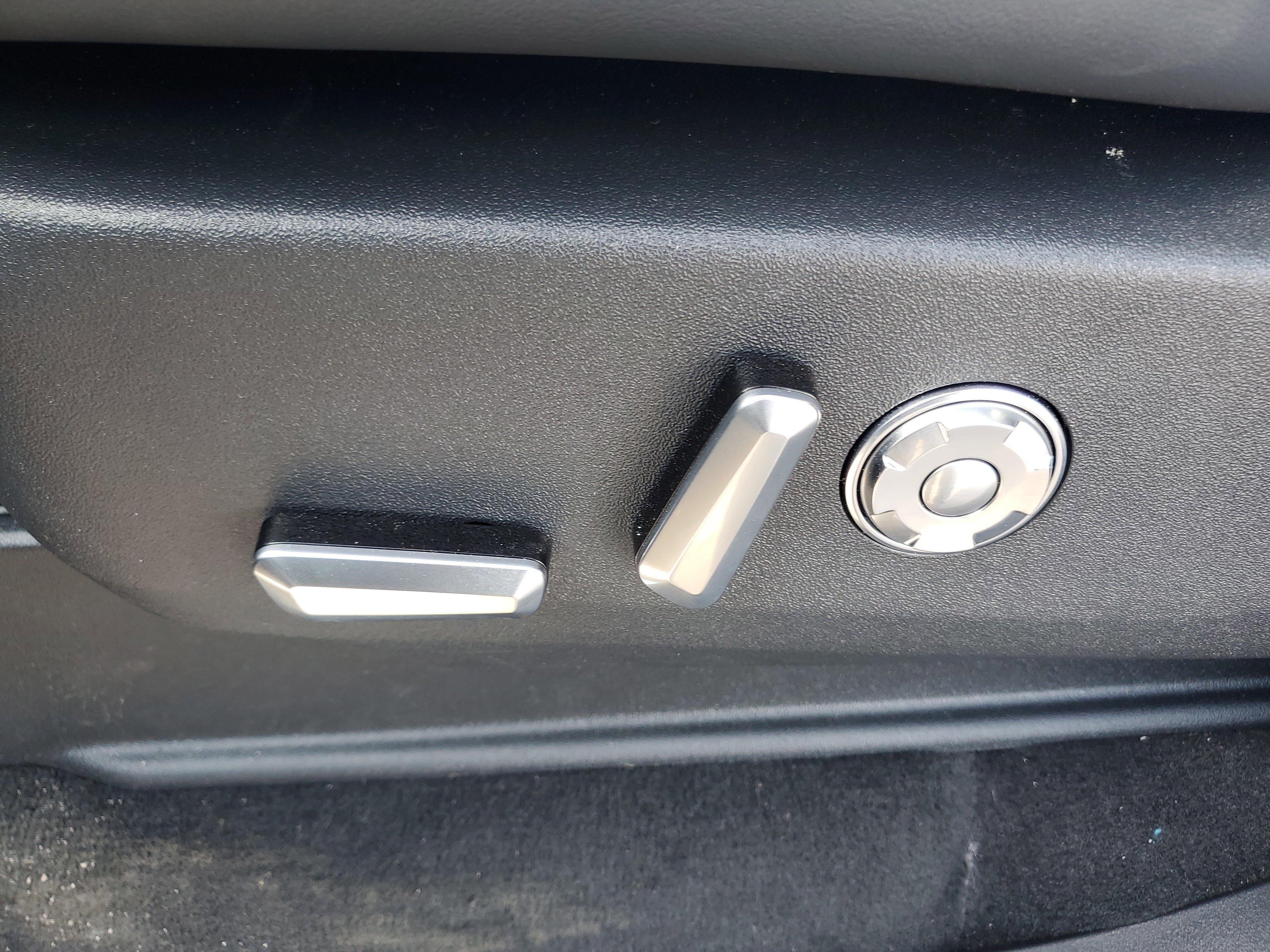 New 2025 Lincoln Navigator Reserve w/ Jet Appearance Package image 13