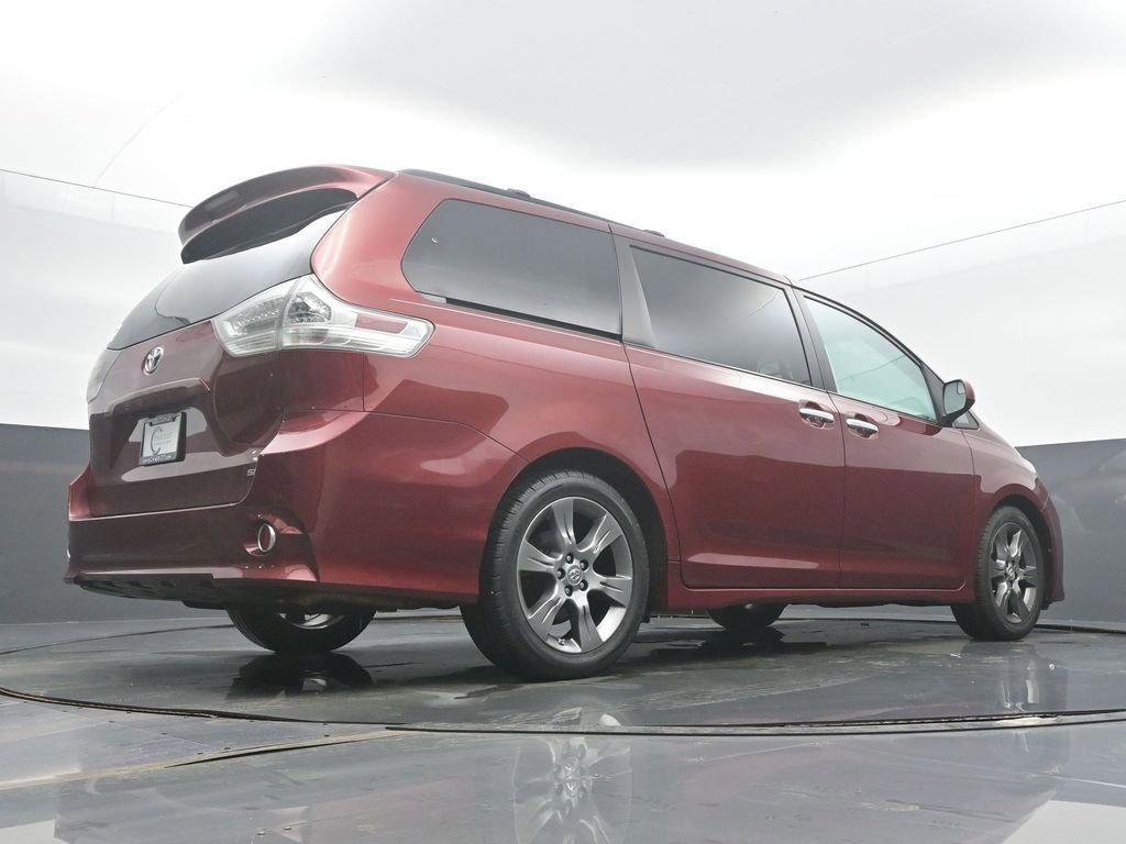 Used 2015 Toyota Sienna SE image 54