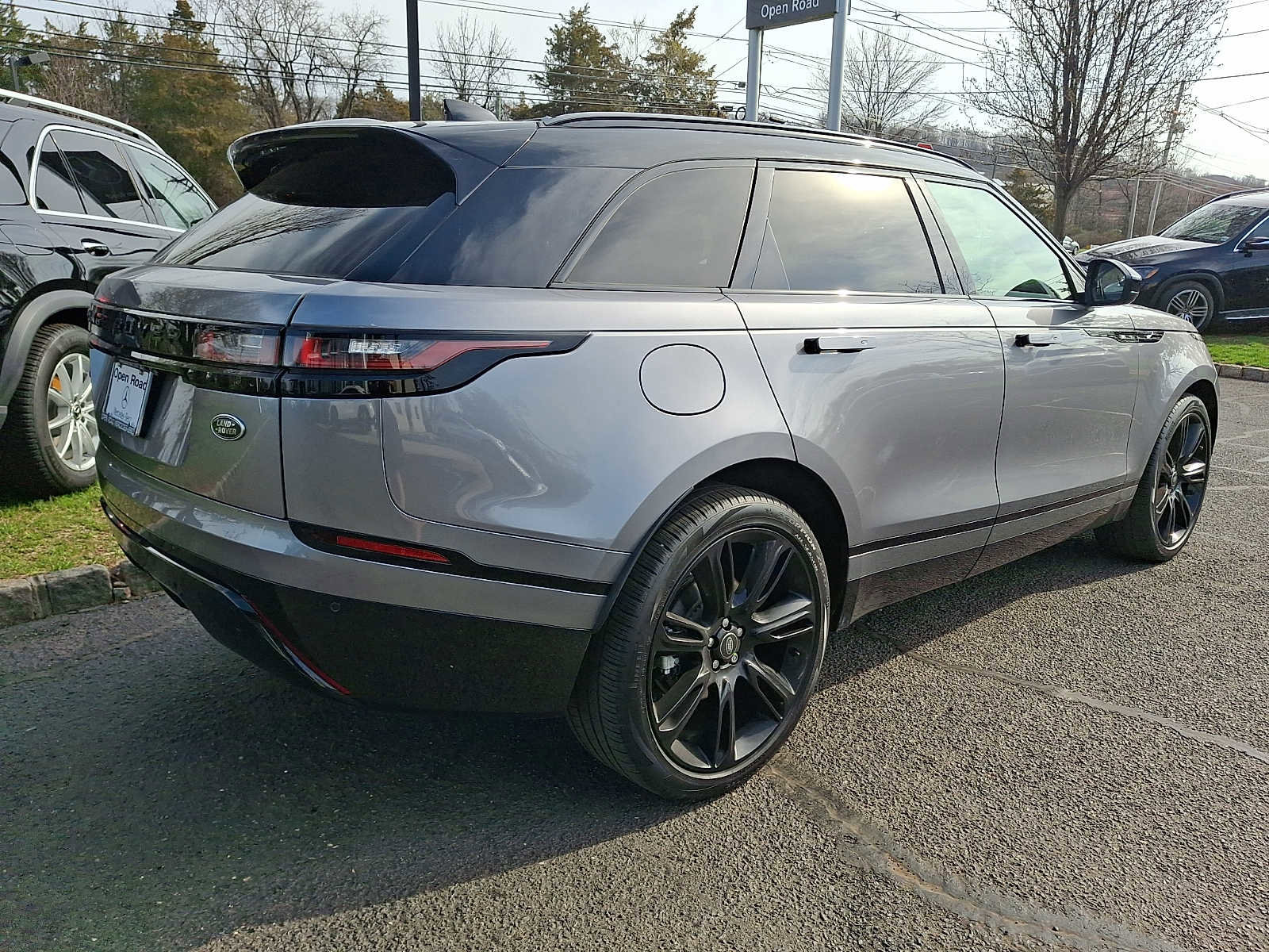 Used 2023 Land Rover Range Rover Velar R-Dynamic S image 5