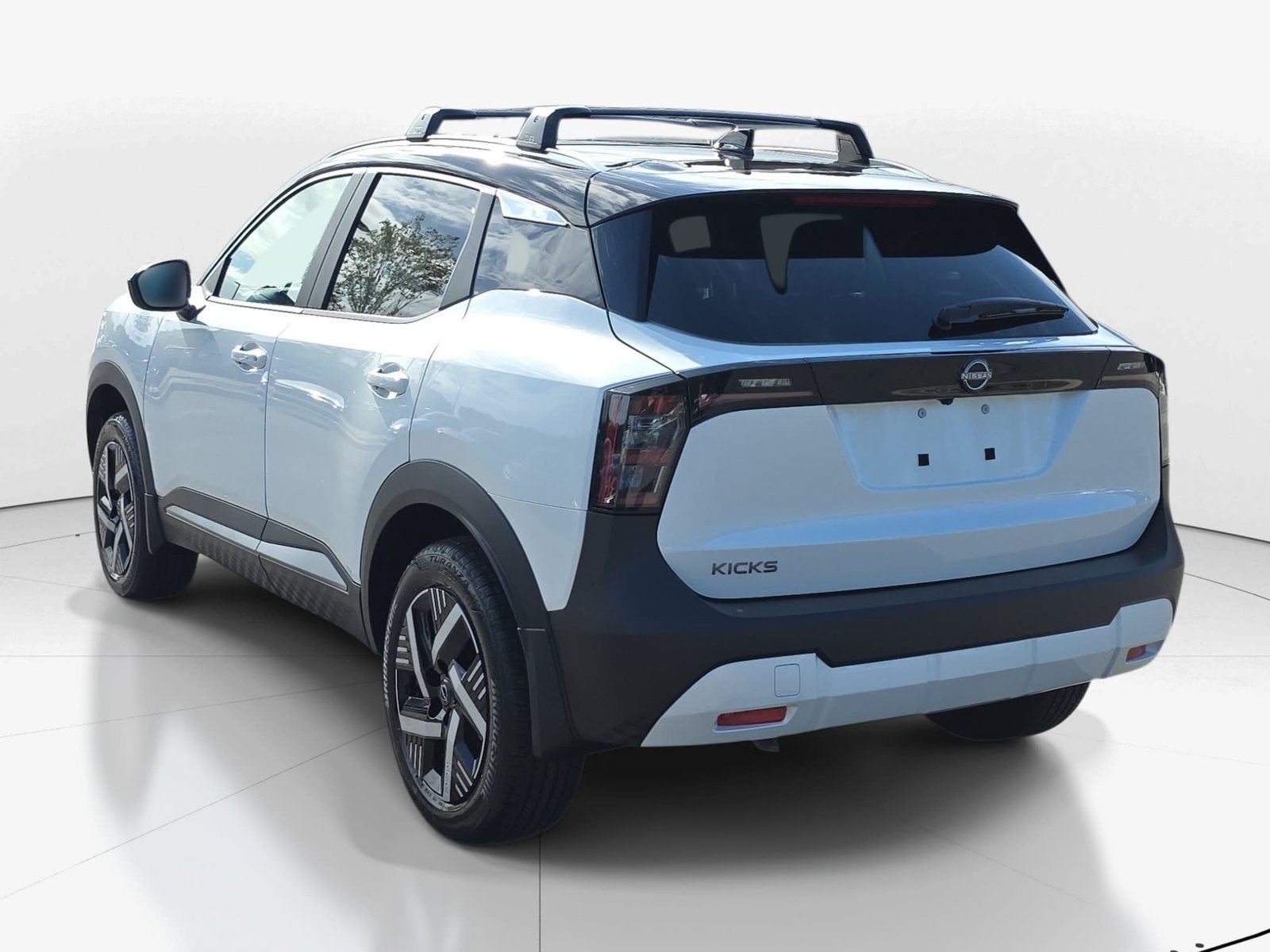 New 2027 Nissan Kicks SV w/ SV Premium Package FWD image 8