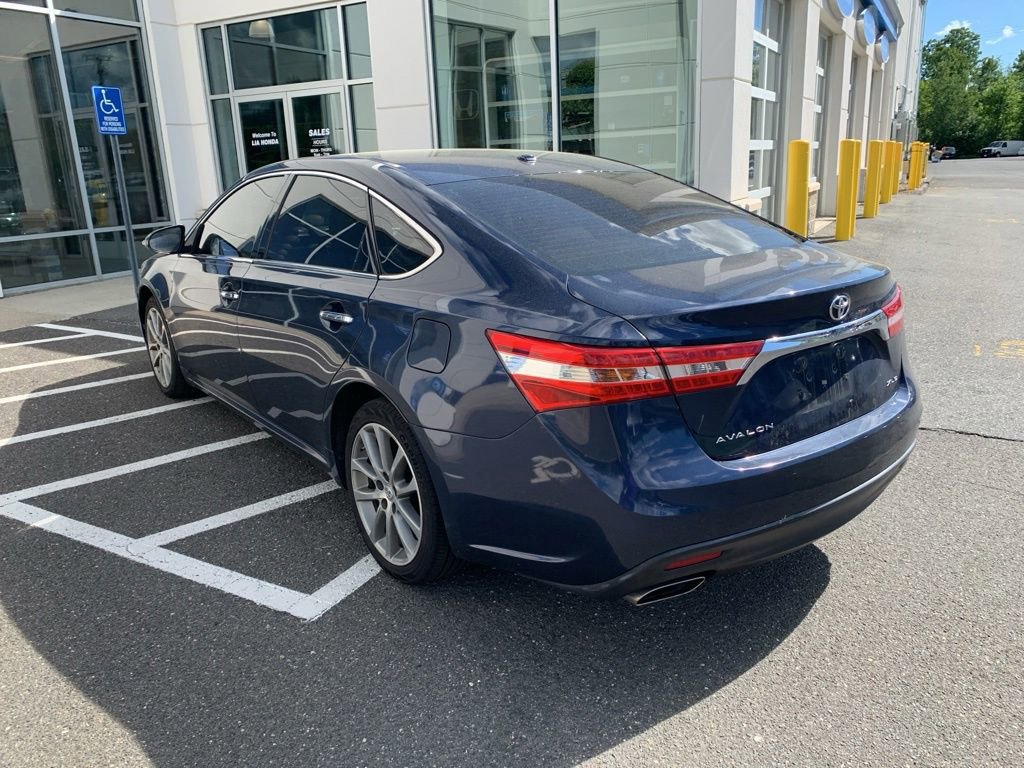 Used 2015 Toyota Avalon XLE Touring FWD image 4