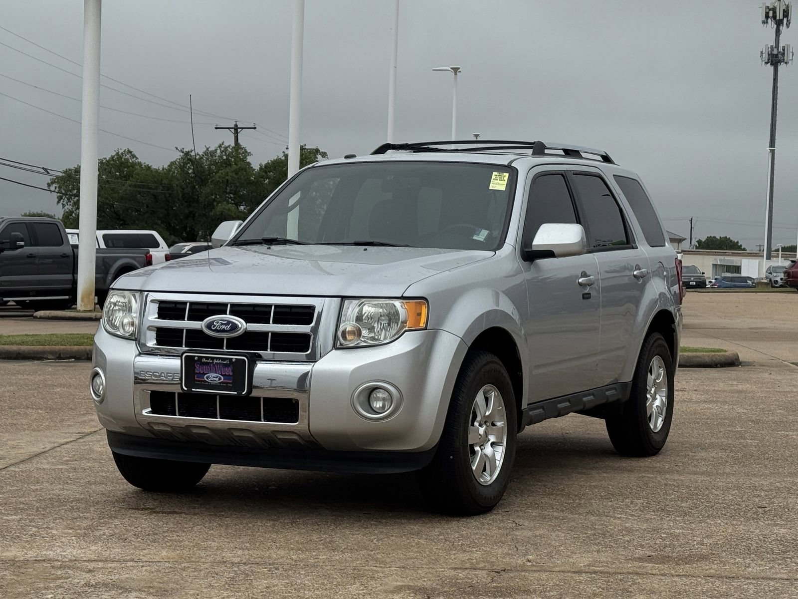 Used 2011 Ford Escape Limited w/ 301A Rapid Spec Order Code FWD image 8