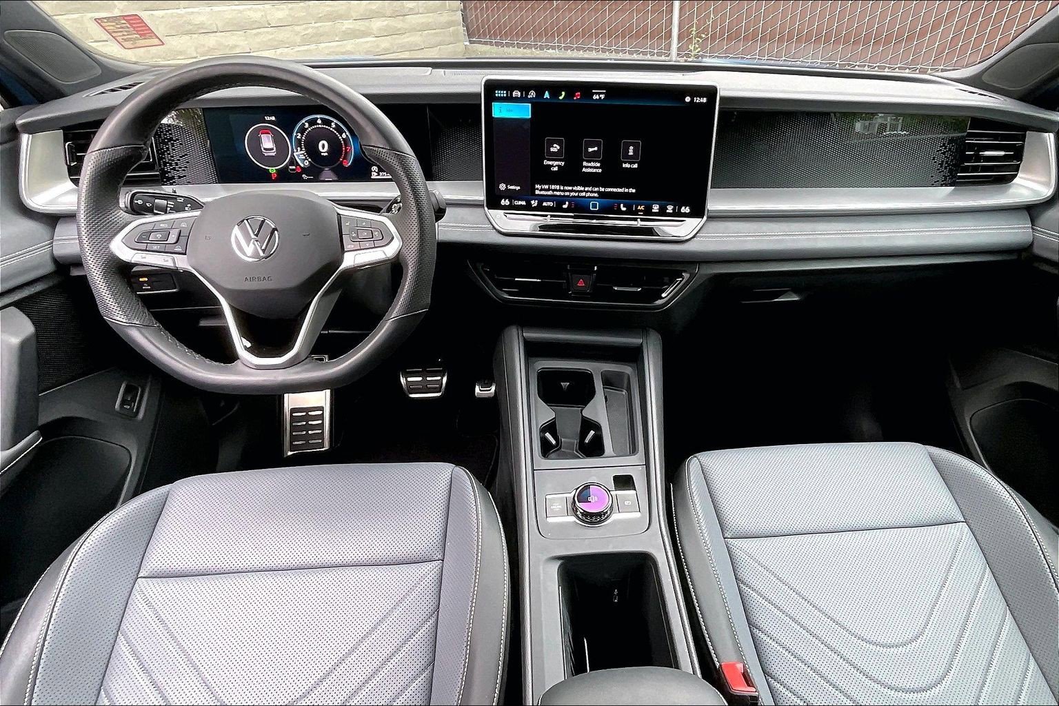 Certified 2025 Volkswagen Tiguan SE R-Line AWD/4WD image 15
