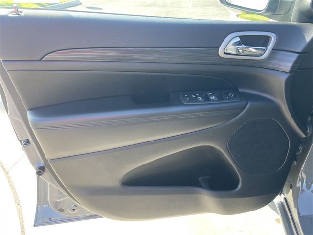 Used 2022 Jeep Grand Cherokee Laredo X image 22