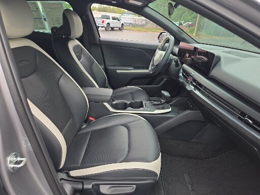 Used 2025 Kia K4 GT-Line w/ GT-Line Premium Package FWD image 15