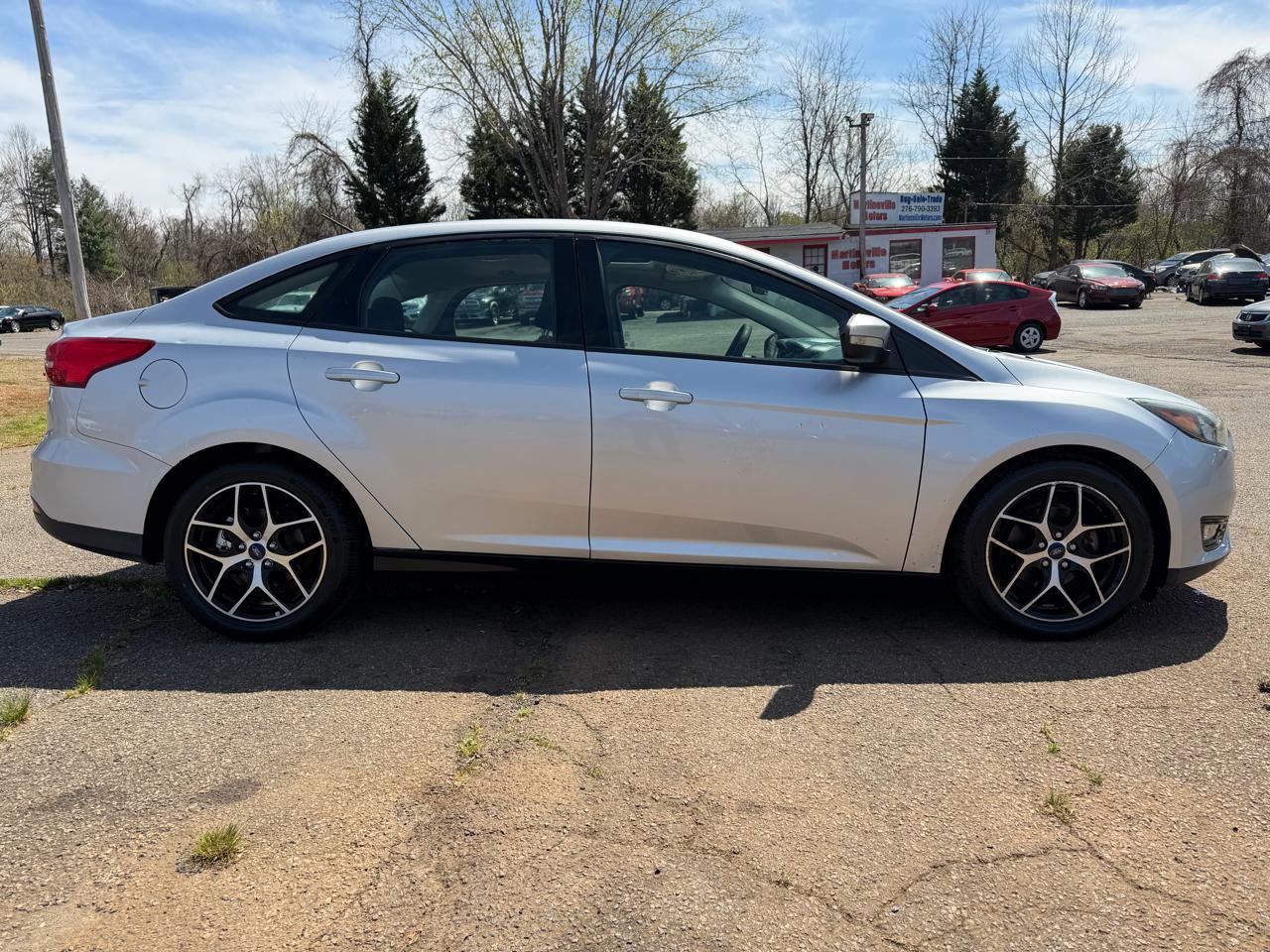 Used 2017 Ford Focus SEL image 4