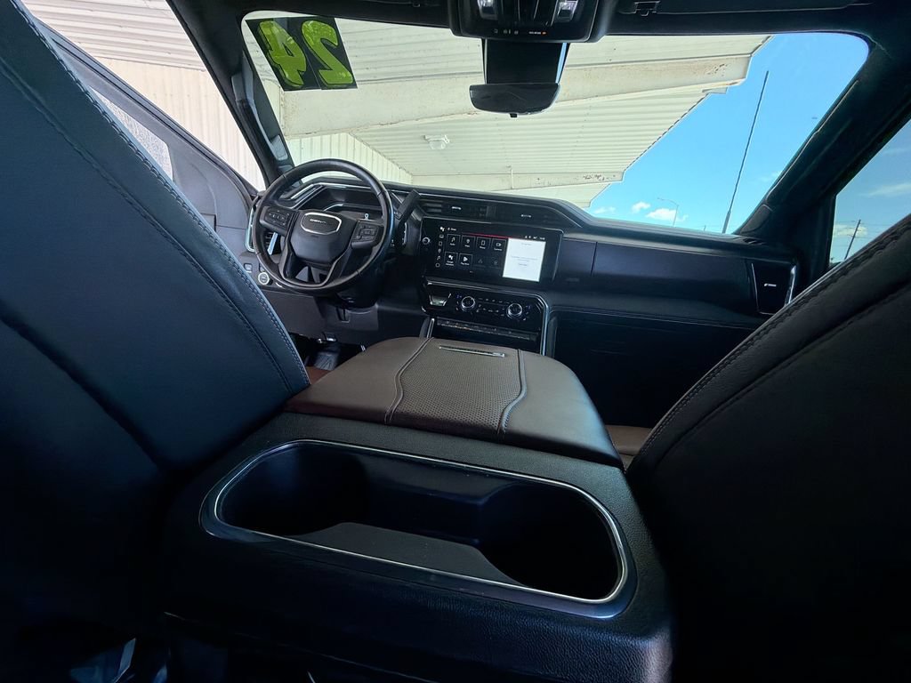 Used 2024 GMC Sierra 2500 Denali Ultimate AWD/4WD image 11