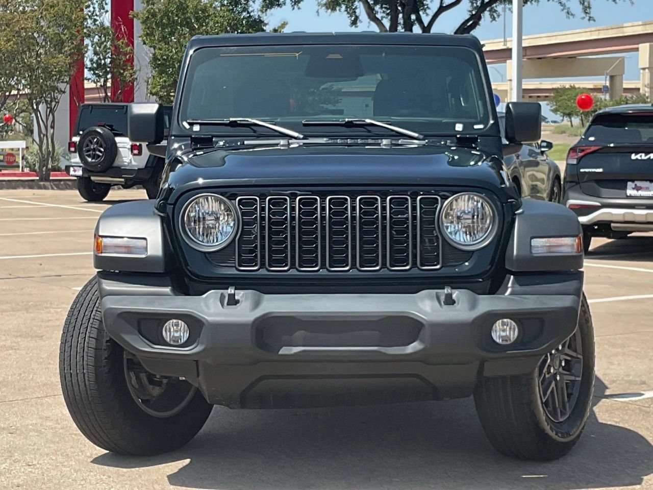 Used 2025 Jeep Wrangler Unlimited Sport AWD/4WD image 2