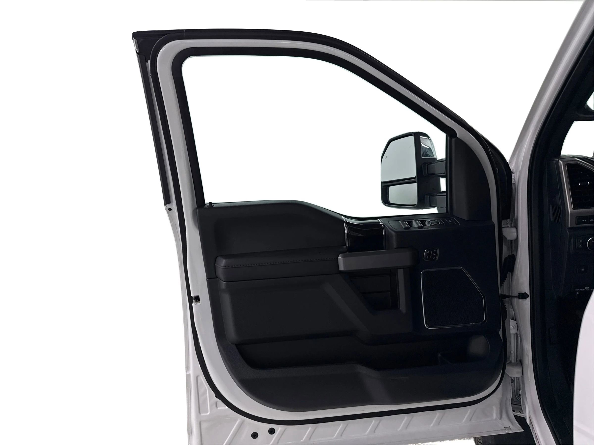 Used 2022 Ford F450 Platinum w/ FX4 Off-Road Package image 21