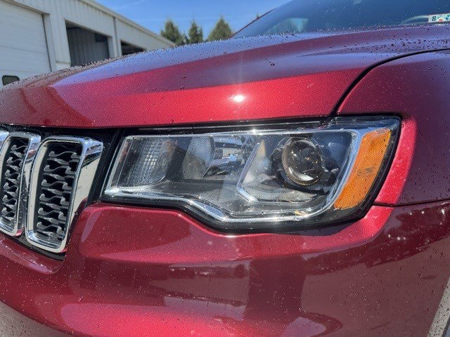Used 2018 Jeep Grand Cherokee Laredo image 12