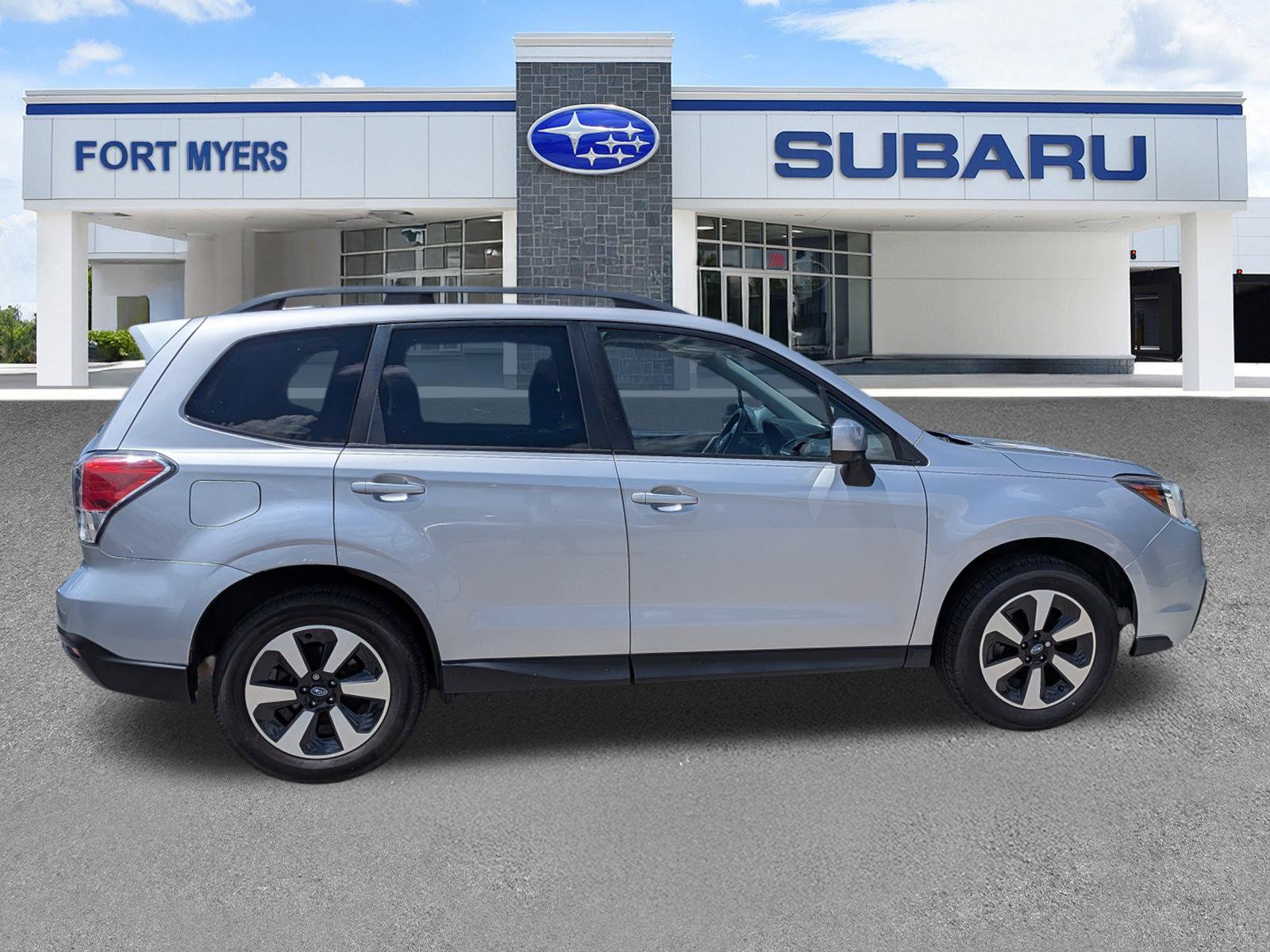 Used 2017 Subaru Forester 2.5i Premium w/ All-Weather Package AWD/4WD image 3