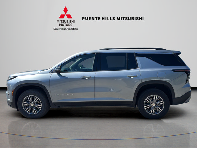 Used 2025 Chevrolet Traverse LT FWD image 8