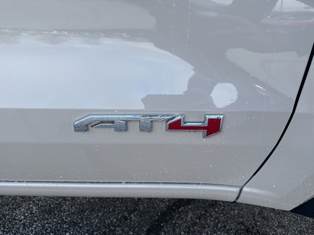 New 2026 GMC Canyon AT4 w/ AT4 Premium Package image 10