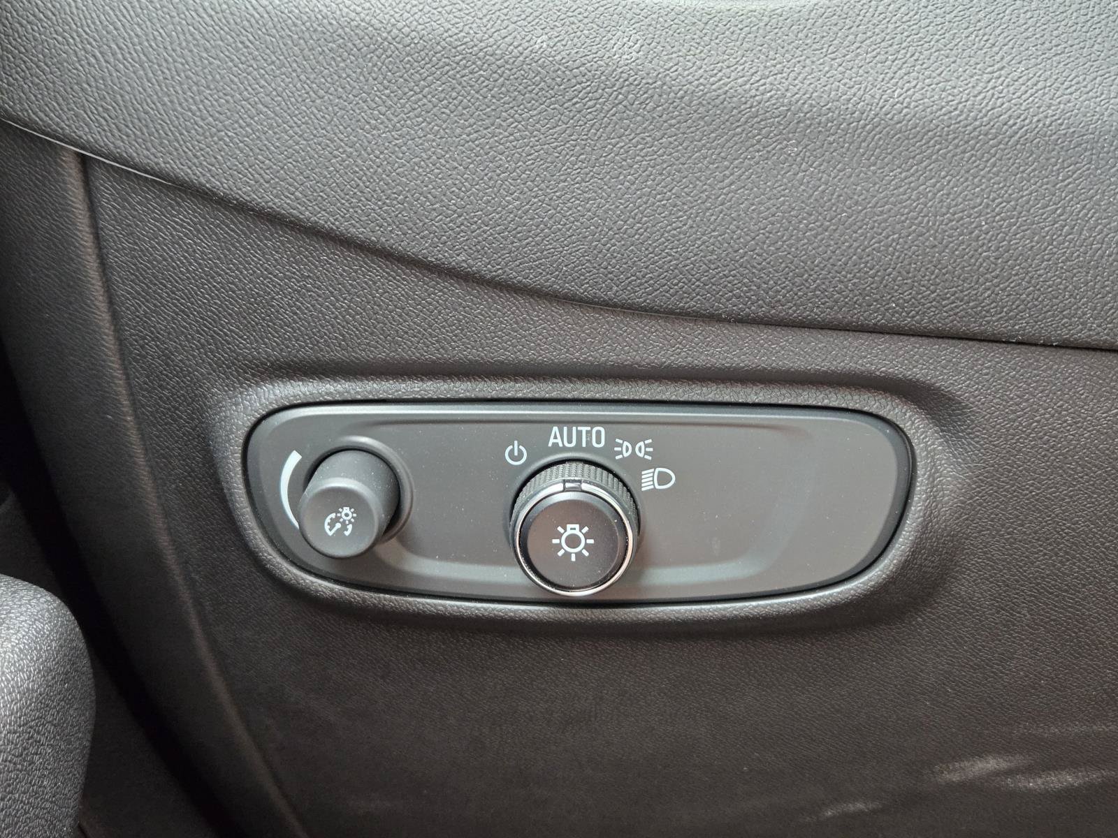 Used 2023 Chevrolet Equinox LS w/ LS Convenience Package FWD image 22
