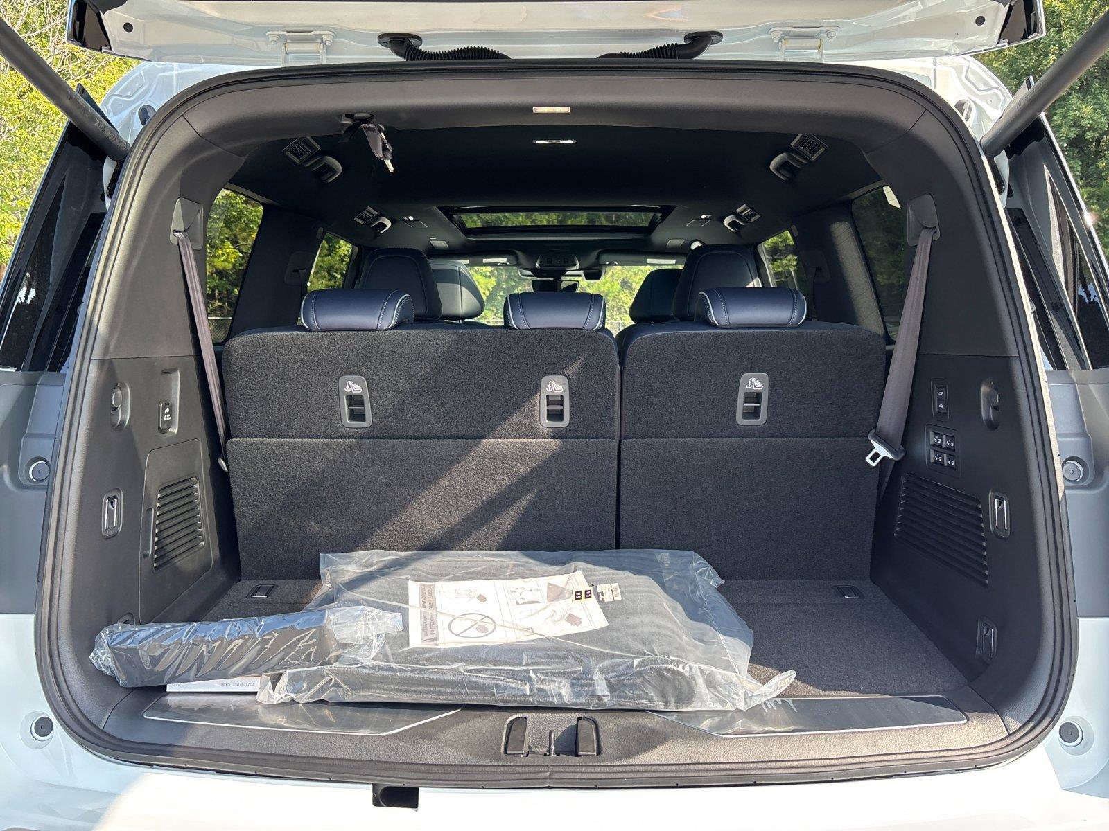 New 2027 INFINITI QX80 Sensory AWD/4WD image 36