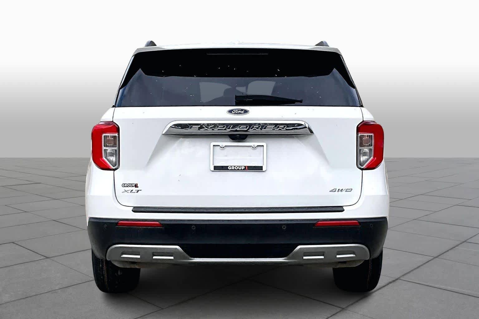 Used 2023 Ford Explorer XLT w/ Equipment Group 202A image 5