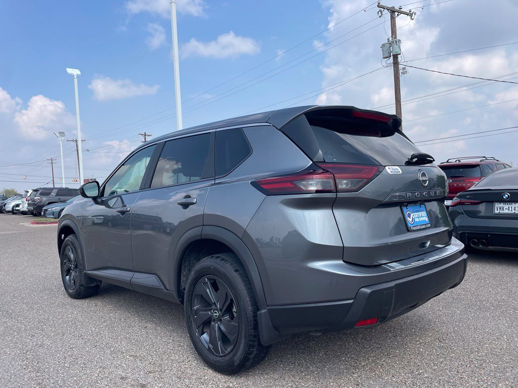 Certified 2026 Nissan Rogue SV FWD image 5