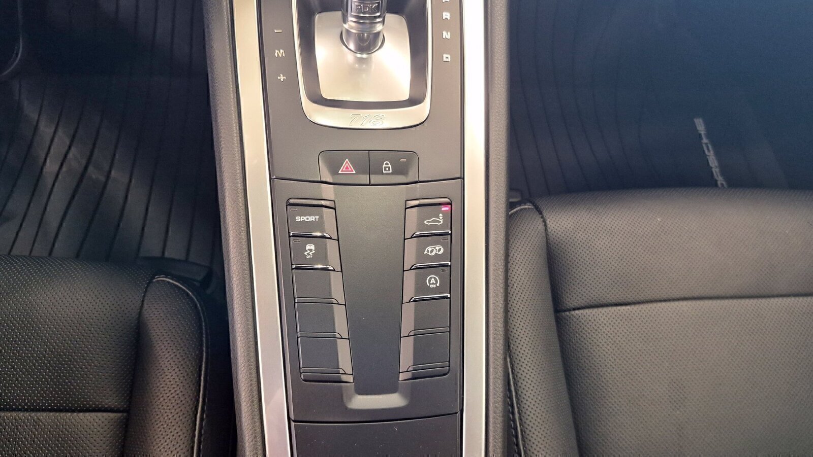 Certified 2019 Porsche 718 Cayman RWD image 16
