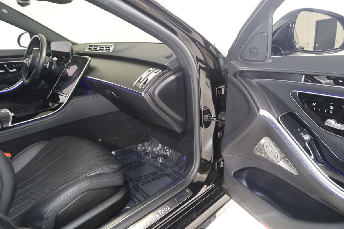 Used 2022 Mercedes-Benz S 500 4MATIC w/ AMG Line Package image 47