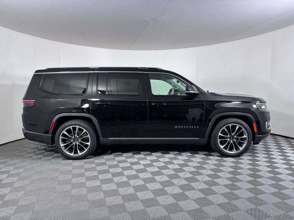 Used 2022 Jeep Wagoneer Series III w/ Premium Group I AWD/4WD image 15