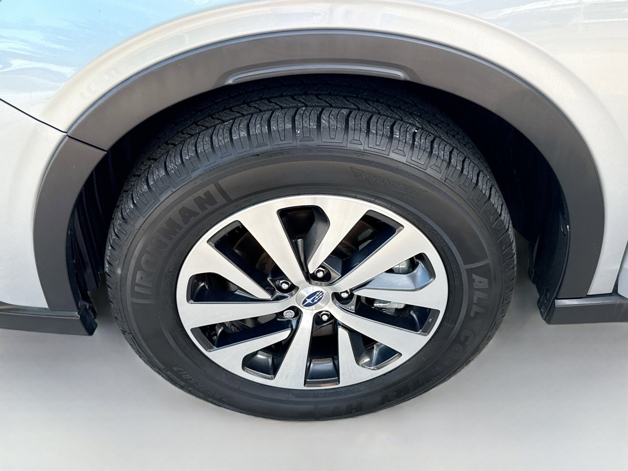 Used 2020 Subaru Outback Premium image 34