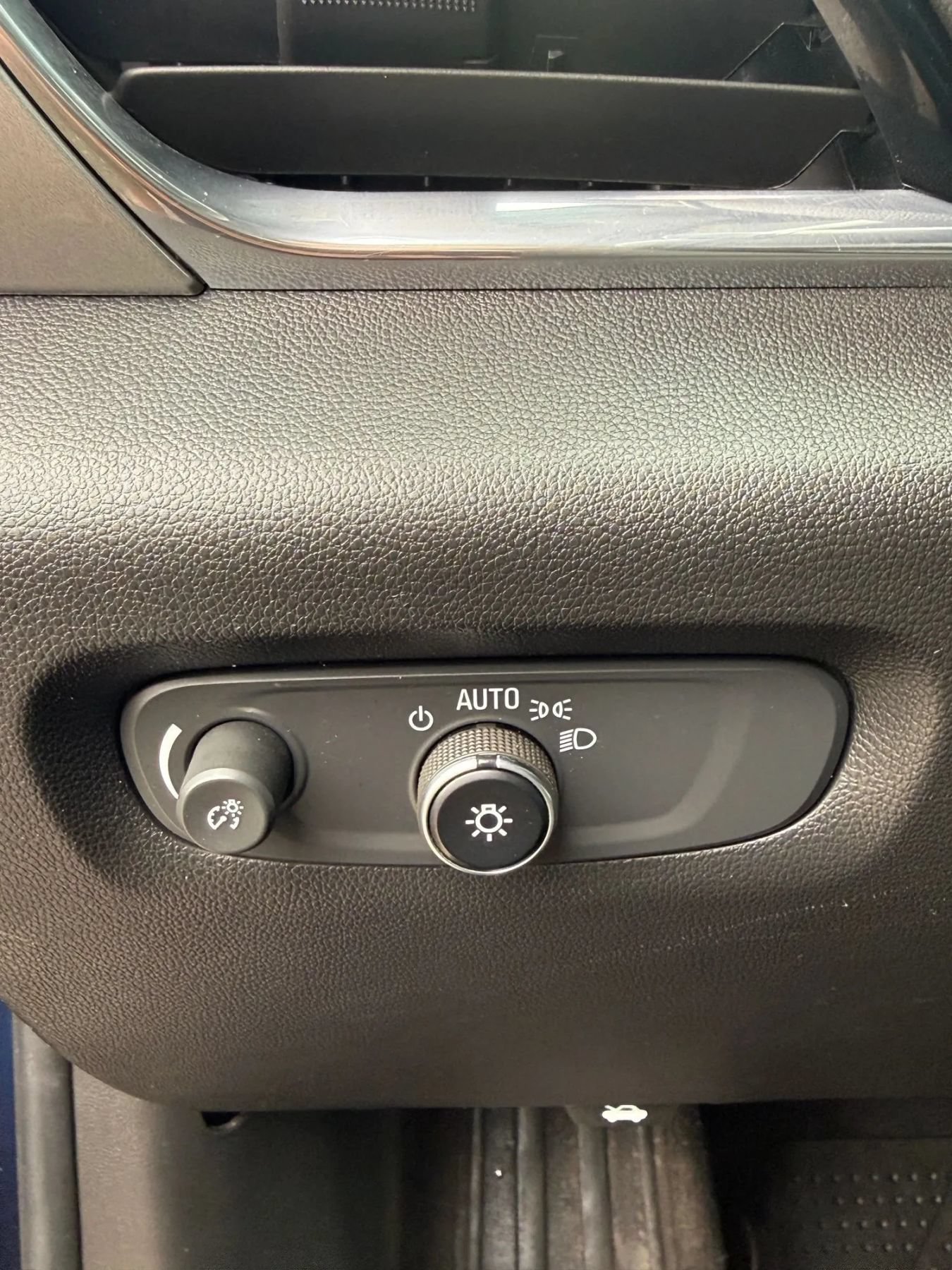 Used 2023 Chevrolet Traverse LT w/ Rear Camera Mirror Package AWD/4WD image 16