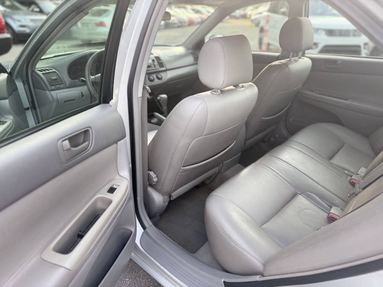 Used 2002 Toyota Camry LE FWD image 16