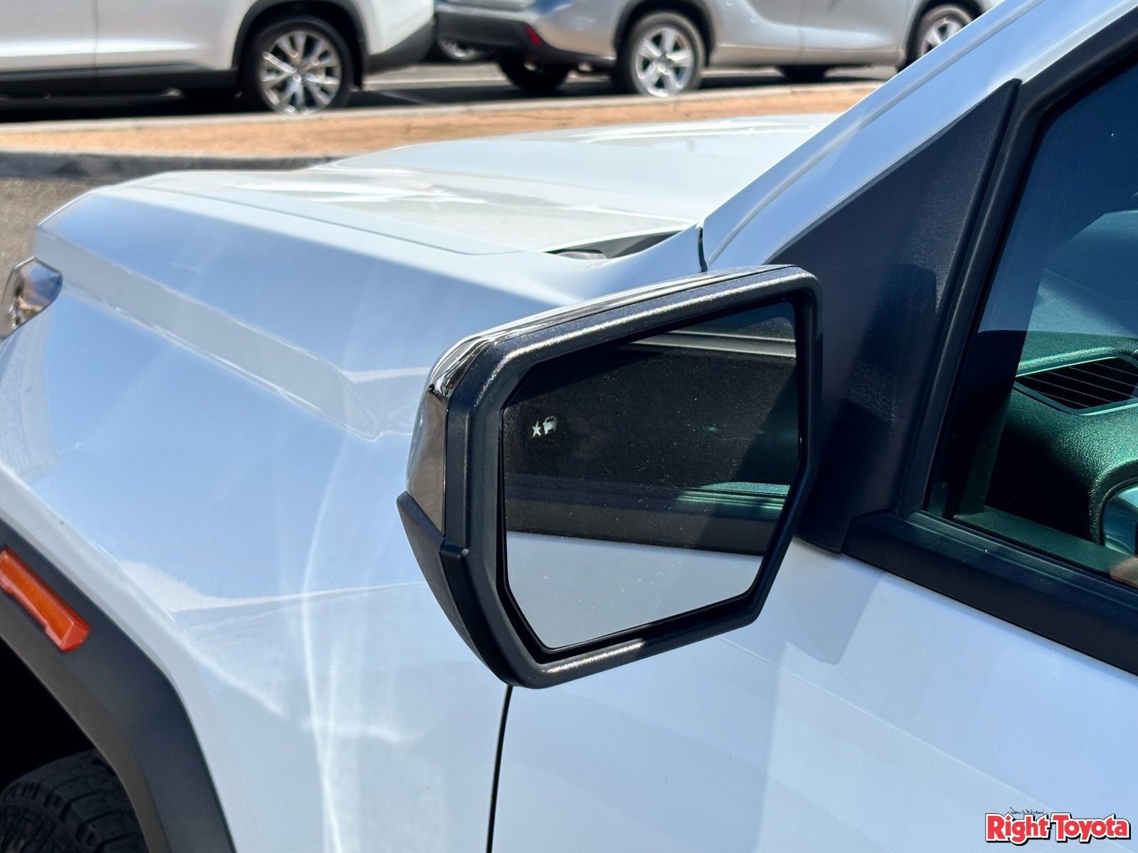Used 2025 GMC Canyon Elevation RWD image 9