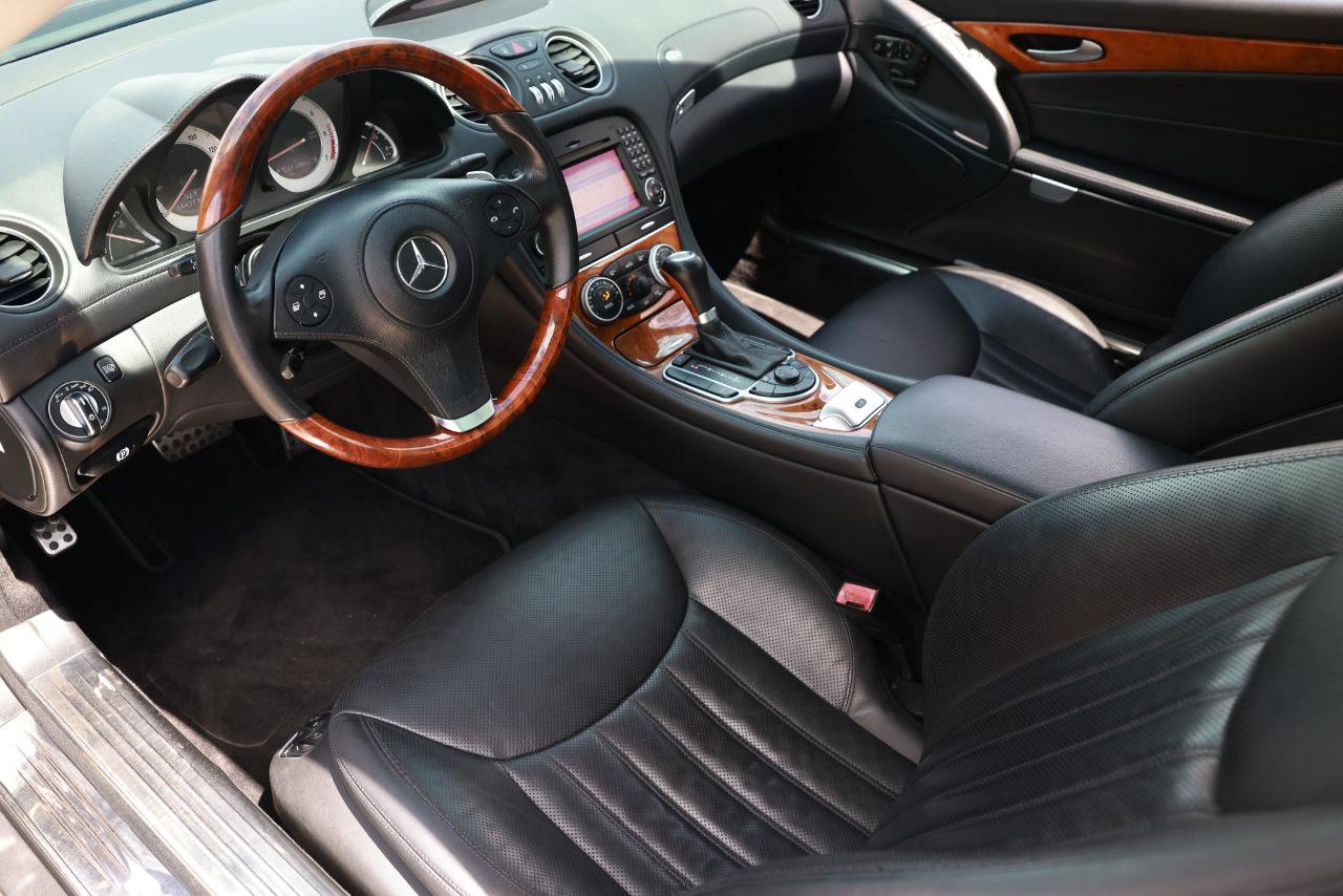 Used 2009 Mercedes-Benz SL 550 w/ Premium I Pkg image 4
