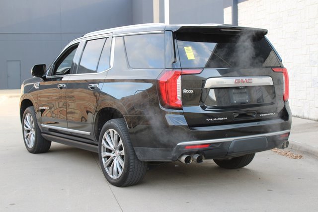 Used 2021 GMC Yukon Denali w/ Denali Premium Package image 3