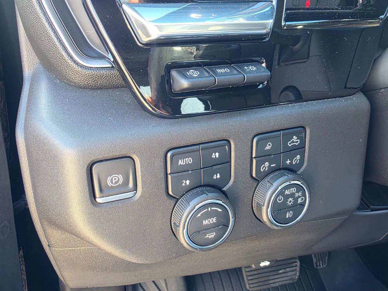 Used 2022 Chevrolet Silverado 1500 LTZ w/ LTZ Premium Package image 12