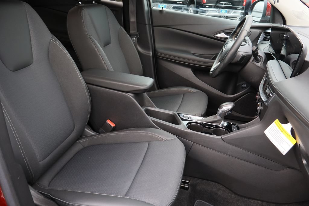 Certified 2024 Buick Encore GX Preferred FWD image 28