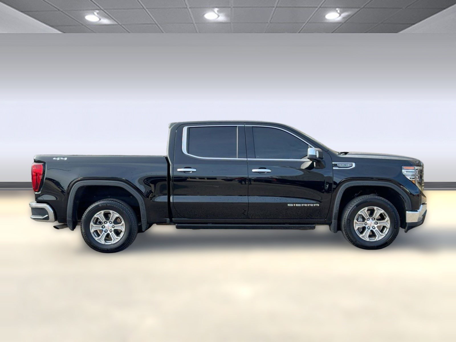 Used 2023 GMC Sierra 1500 SLT image 7