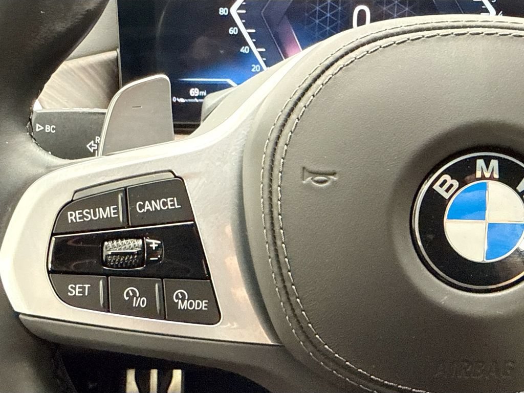 Used 2024 BMW X7 xDrive40i w/ M Sport Package AWD/4WD image 11