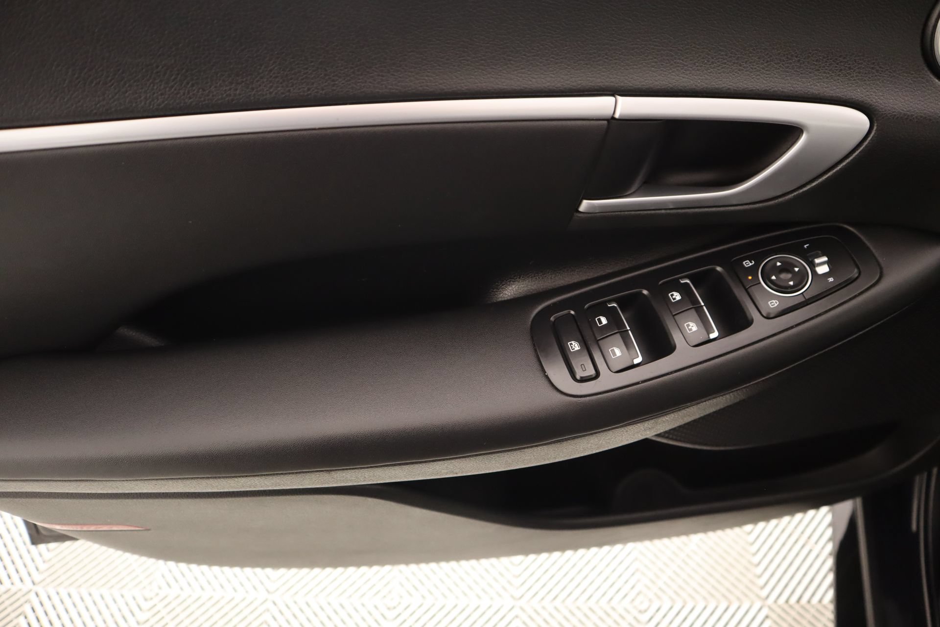 Used 2025 Hyundai Sonata SEL FWD image 14
